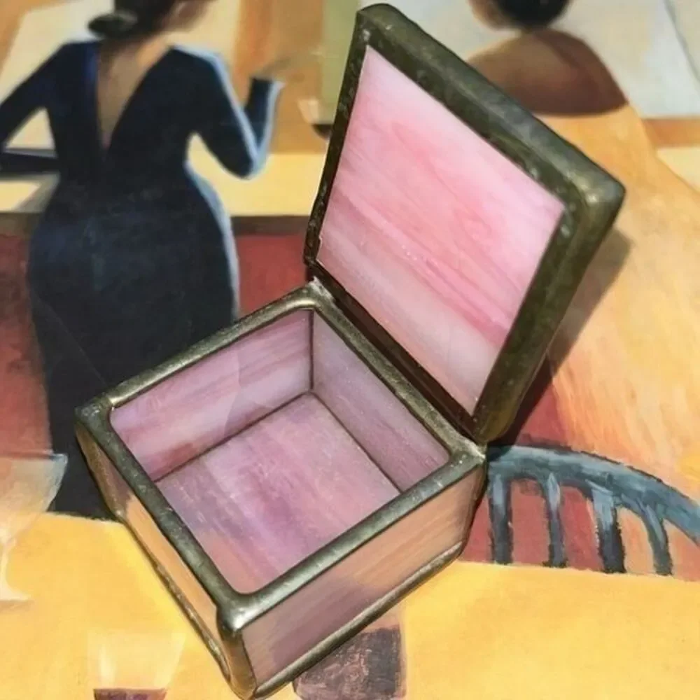 Stained pink glass press flowers 2”x2”x2” trinket box vintage